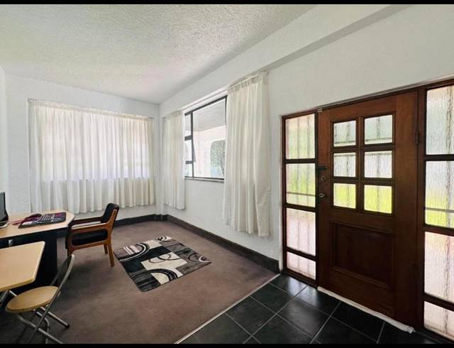 3 BEDROOM HOUSE FOR SALE IN SELECTION PARK